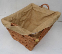 Holzkorb, Anrichtkorb, eckig mit Griffe und Stoffeinsatz