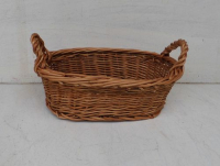 Ovale Schale aus braune Weide mit Griffe